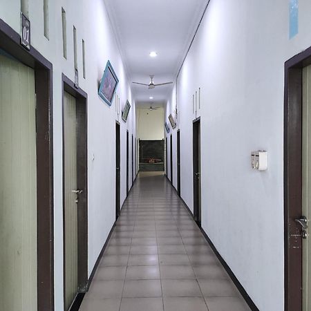Reddoorz Syariah Near Universitas Batanghari Jambi Exteriör bild