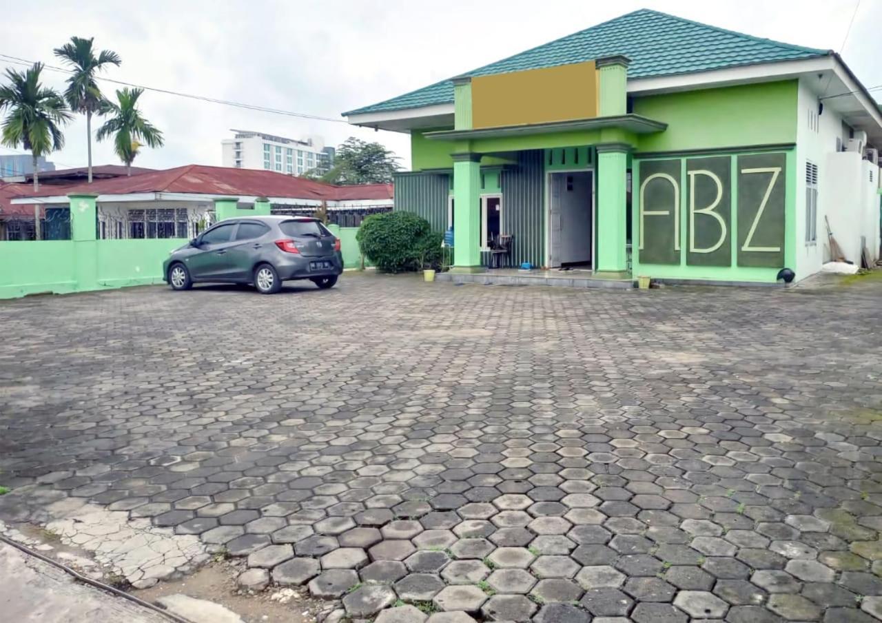 Reddoorz Syariah Near Universitas Batanghari Jambi Exteriör bild