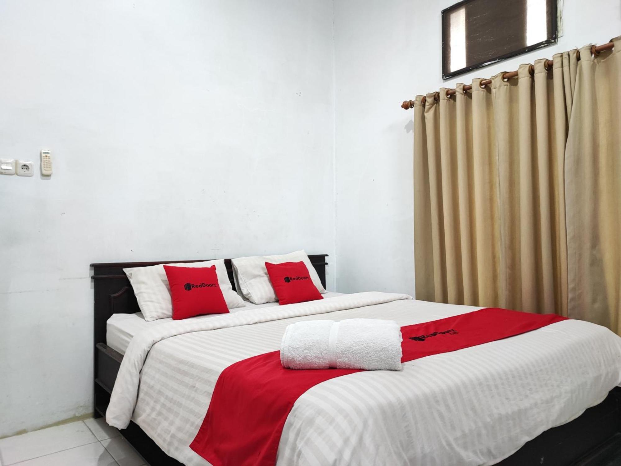 Reddoorz Syariah Near Universitas Batanghari Jambi Exteriör bild