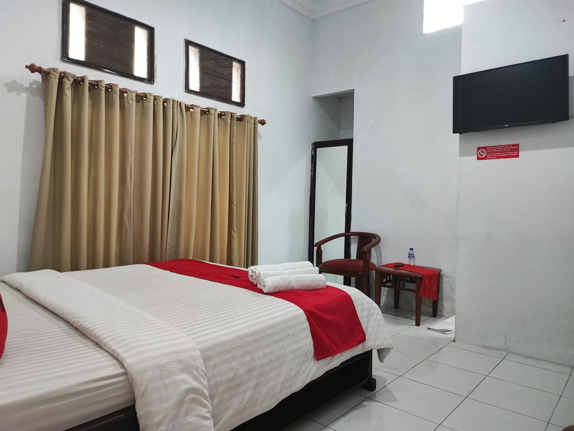 Reddoorz Syariah Near Universitas Batanghari Jambi Exteriör bild