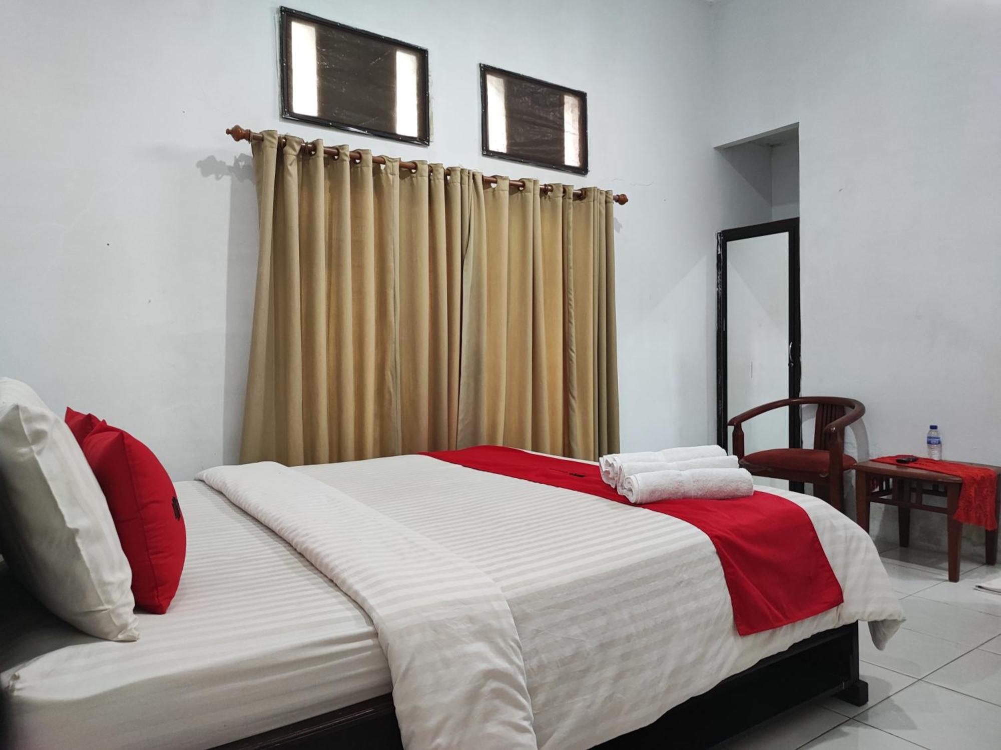 Reddoorz Syariah Near Universitas Batanghari Jambi Exteriör bild