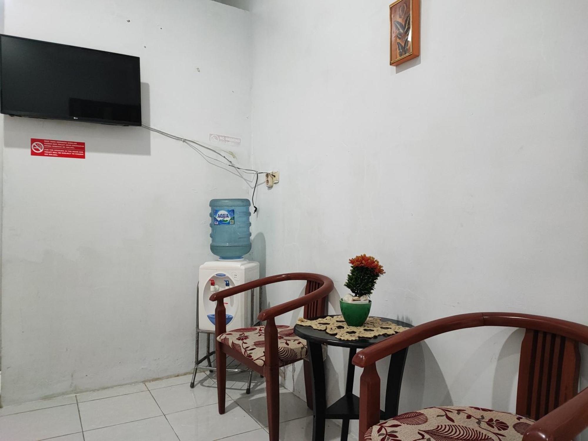 Reddoorz Syariah Near Universitas Batanghari Jambi Exteriör bild