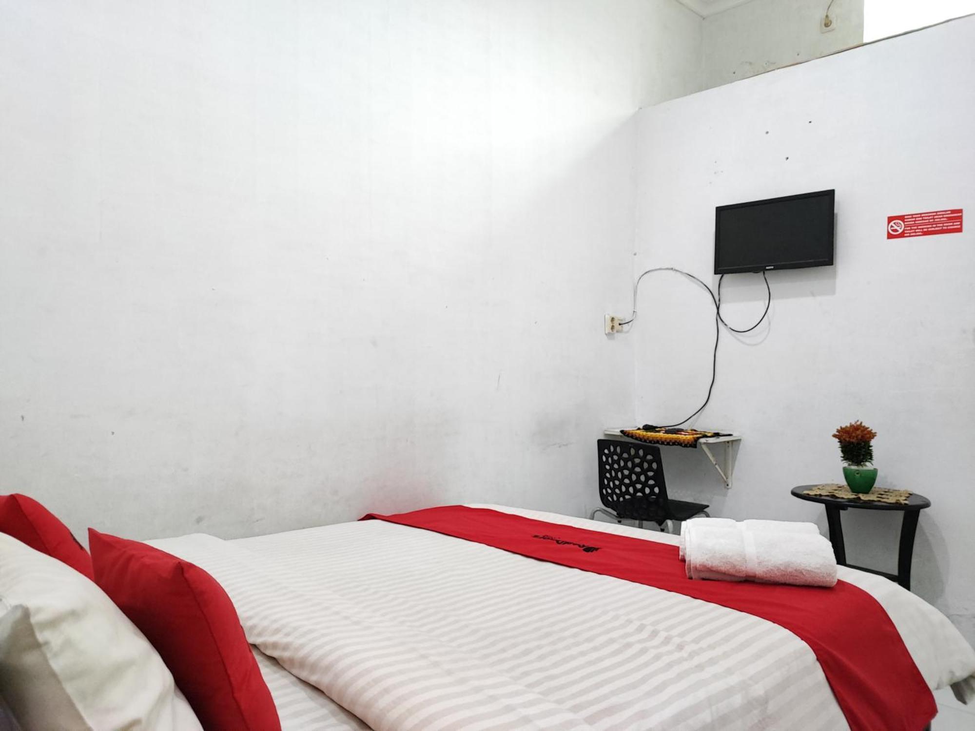 Reddoorz Syariah Near Universitas Batanghari Jambi Exteriör bild